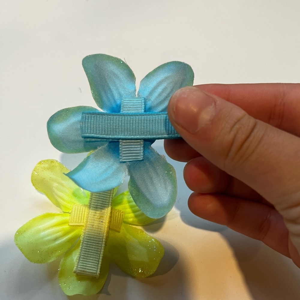 💐2 for $15💐 Yellow & Blue Flower hair clip ons - Picture 5 of 7